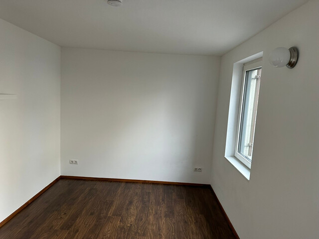 Geräumige 4-Zimmer Terassenwohnung in Stadtnähe