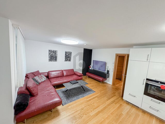 GERÄUMIGER WOHNHIT IN TOP LAGE MIT BALKON