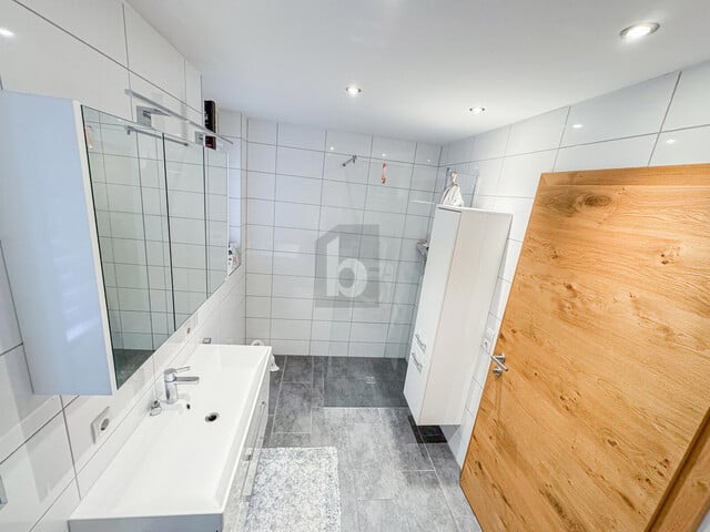 GERÄUMIGER WOHNHIT IN TOP LAGE MIT BALKON