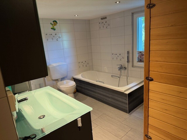 Ehemaliges Gasthaus Hirschen und angrenzende 5-Zimmerwohnung mit Garten zu vermieten 