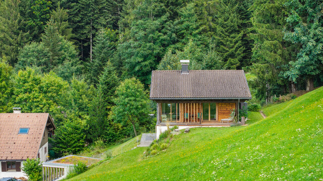 Einzigartiges Ferienjuwel über dem Bodensee – Panorama, Ruhe und Zweitwohnsitzwidmung!