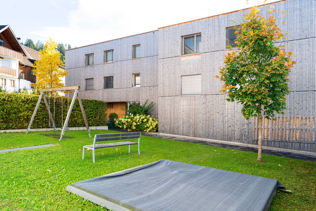 Muntlix: attraktive 3-Zimmer-Dachgeschosswohnung zu vermieten