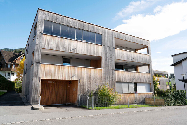 Muntlix: attraktive 3-Zimmer-Dachgeschosswohnung zu vermieten