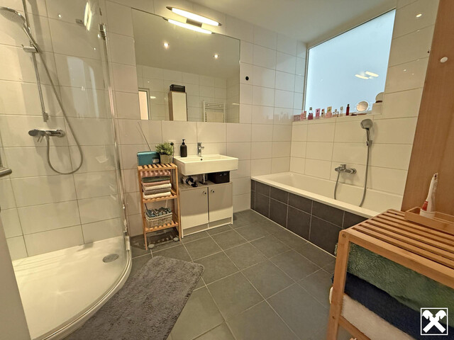 Hard: Moderne 3-Zimmergartenwohnung