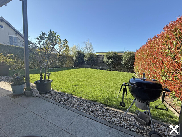 Hard: Moderne 3-Zimmergartenwohnung