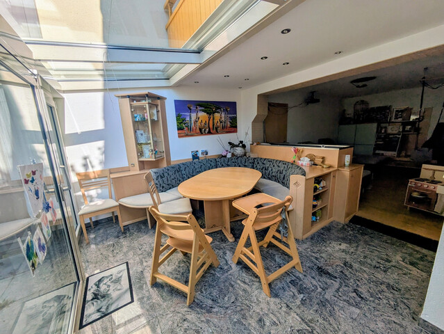 Wohnung mit Garage, Stellplatz und Garten in Top-Lage!