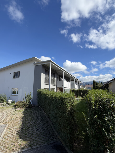Sehr helle & kuschelige 2 Zimmer Dachgeschosswohnung mit Terrasse, Grenznähe! 
