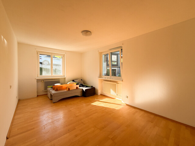 Großzügiges Wohnhaus mit Einliegerwohnung, Werkstatt und viel Potenzial