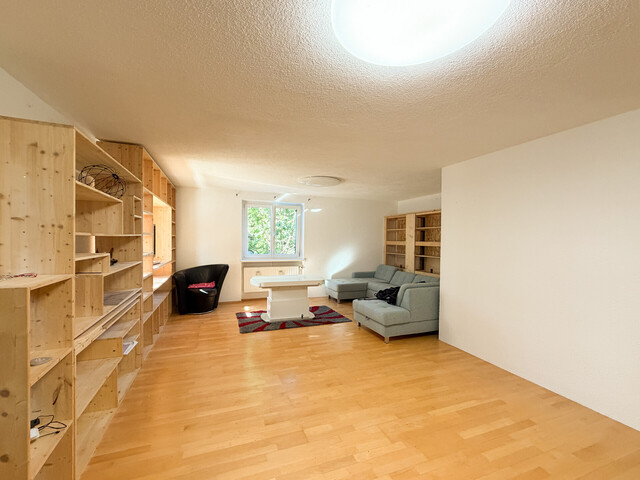 Großzügiges Wohnhaus mit Einliegerwohnung, Werkstatt und viel Potenzial