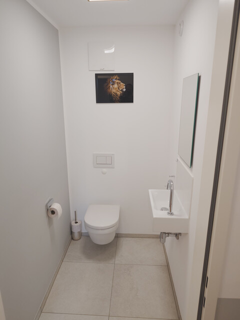 Hochwertige 3- Zimmer Gartenwohnung  mit 2 TG- Plätzen als Erstbezug zu vermieten