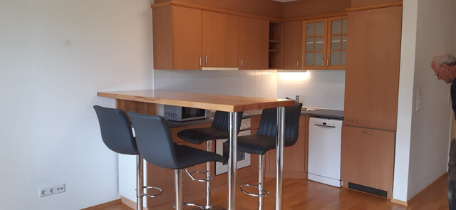 Herrliche Terrassenwohnung mit Carport, Terrasse und Abstellraum in Gebrauchtgebäude