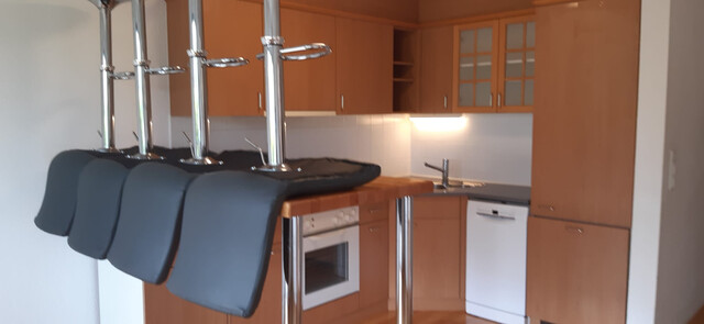 Herrliche Terrassenwohnung mit Carport, Terrasse und Abstellraum in Gebrauchtgebäude