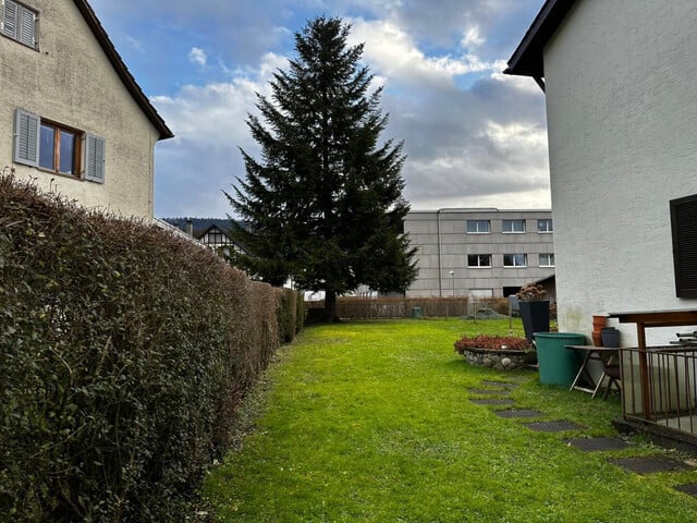 Provisionsfrei: Eckreihenhaus mit Garten und Garage in Kennelbach