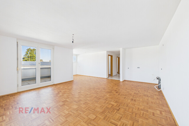 Attraktive 3-Zimmer Wohnung mit 2 Tiefgaragenplätzen in Hard