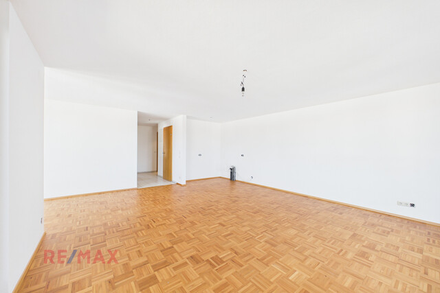 Attraktive 3-Zimmer Wohnung mit 2 Tiefgaragenplätzen in Hard