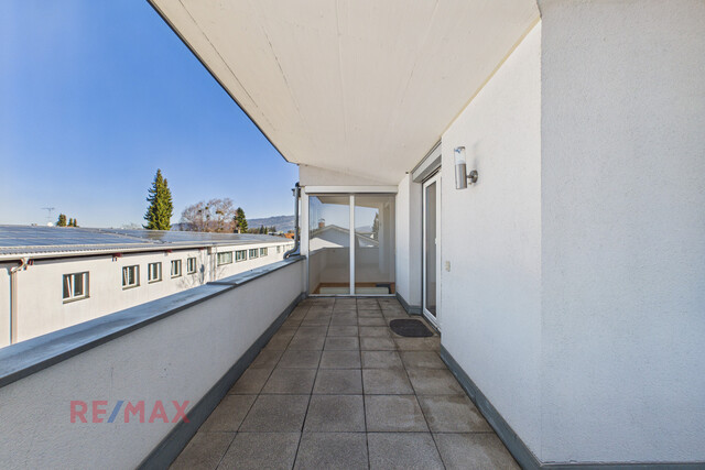 Attraktive 3-Zimmer Wohnung mit 2 Tiefgaragenplätzen in Hard