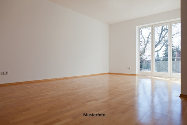 Helle, große Wohnung mit Balkon(en) und Stellplatz - komfortabel leben