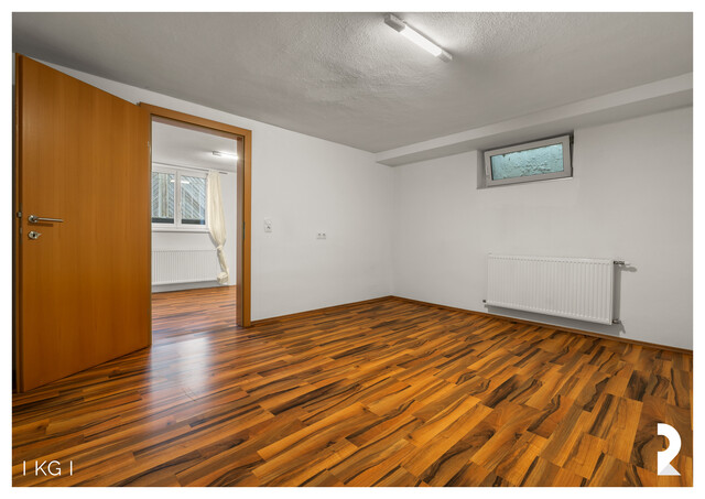 SONNIGES MEHRFAMILIENHAUS MIT GROSSEM GRUNDSTÜCK UND VIELSEITIGEN NUTZUNGSMÖGLICHKEITEN IN BLUDESCH