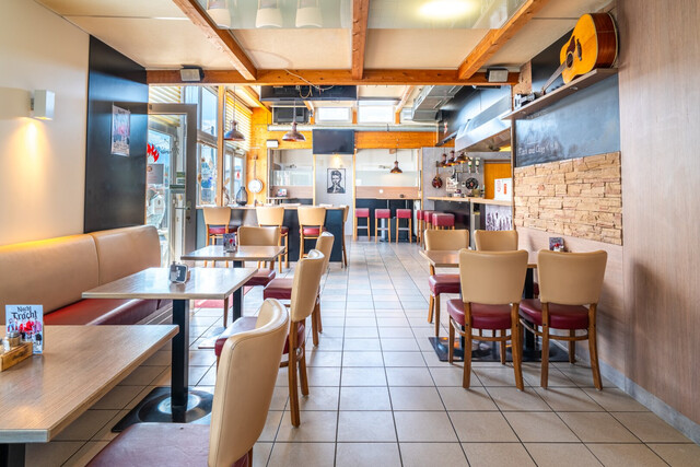 Komplett eingerichtete Gastro Location mit Garten in Hohenems – hohe Frequenz, Top Sichtbarkeit