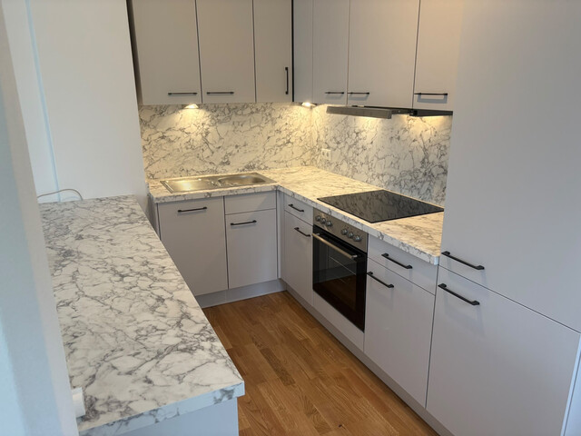 DREIZIMMERGARTENWOHNUNG mit Garage, 4 Stellplätzen, 16 m² Terrasse, 120 m² Garten und Abstellraum