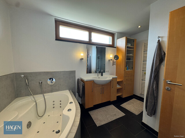 Exklusive Vierzimmerwohnung mit Gartenanteil in Höchst – Wohnen mit Stil und Komfort