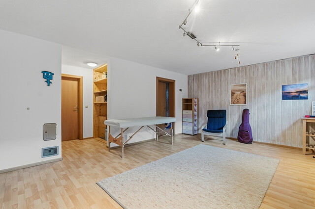 Schönes Wohnhaus mit Entwicklungsmöglichkeiten in bester Lage