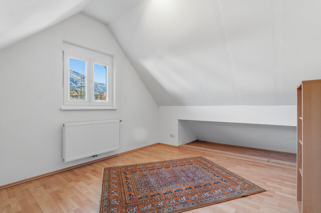 Schönes Wohnhaus mit Entwicklungsmöglichkeiten in bester Lage