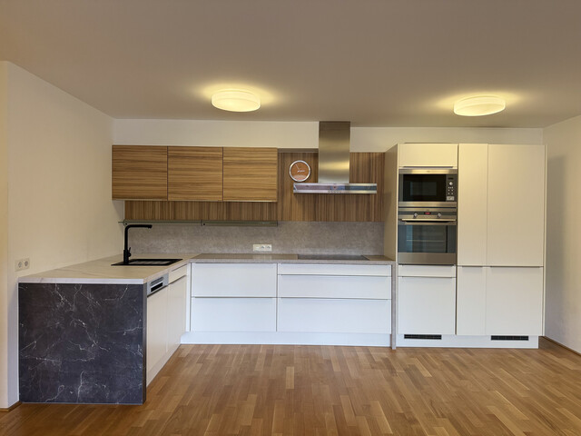 neuwertig - Wohnung in zentraler Lage inkl. TG-Stellplatz