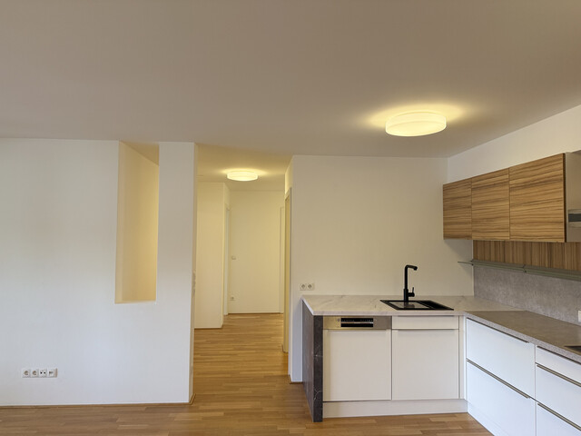 neuwertig - Wohnung in zentraler Lage inkl. TG-Stellplatz