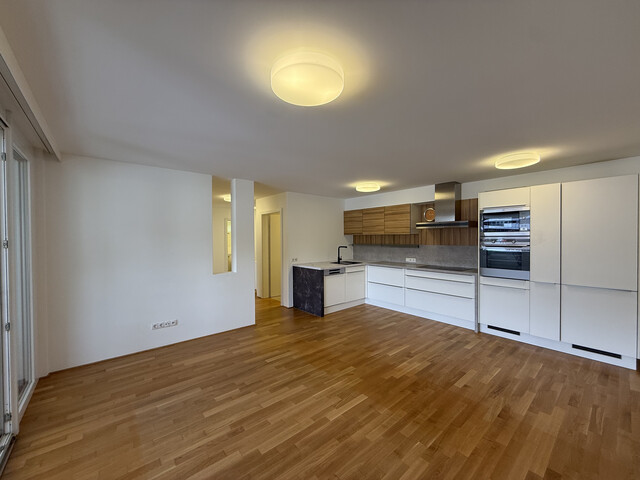 neuwertig - Wohnung in zentraler Lage inkl. TG-Stellplatz