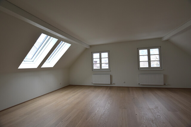 NEU sanierte und helle 3-Zimmer-Dachgeschosswohnung, Zentrum Wolfurt