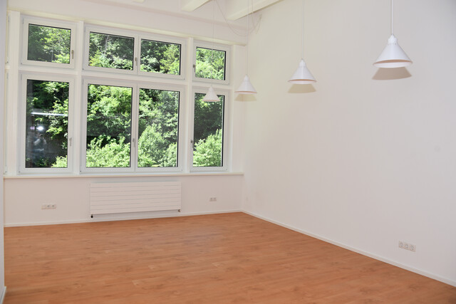 Erstbezug: Einmalige, lichtdurchflutete Wohnung 