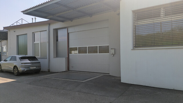 Gewerbehalle 485–1.085 m² mit Rampe, Hubtisch & BAG – Lustenau, grenznah CH