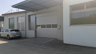 Gewerbehalle 485–1.085 m² mit Rampe, Hubtisch & BAG – Lustenau, grenznah CH