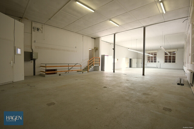 Großzügige Gewerbehalle mit Büroräume in Wolfurt zu vermieten!