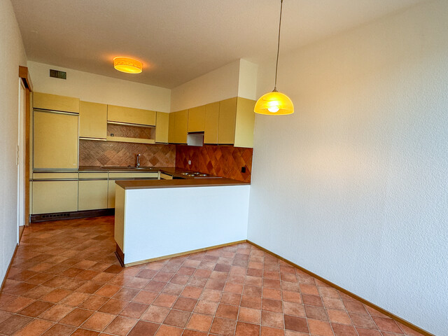 Sonnige 4,5 Zimmer-Wohnung mit schöner Terrasse und traumhaftem Bergblick!