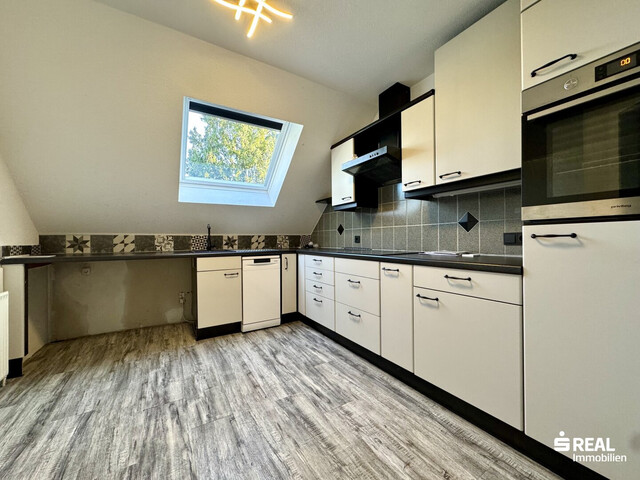 Tolle 2-Zimmerwohnung mit Balkon & Carportparkplatz