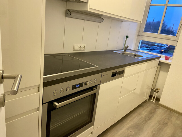 Charmante voll möblierte 2-Zimmer-Stadtwohnung direkt am See