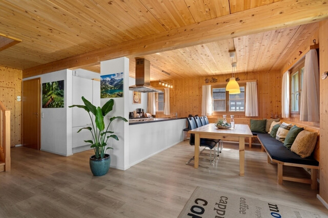 Traumhaftes Chalet mit Freizeitwohnsitz in Bartholomäberg: 6 Zimmer, Garten und Terrasse