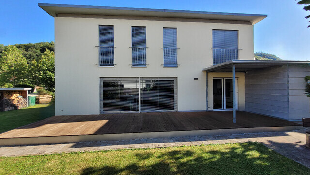 Modernes gepflegtes Einfamilienhaus mit schönem Garten Modernes gepflegtes Einfamilienhaus mit schönem Garten