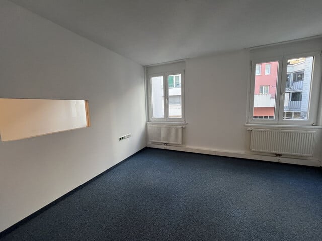 AUF DER SUCHE NACH EINER PRAXIS?