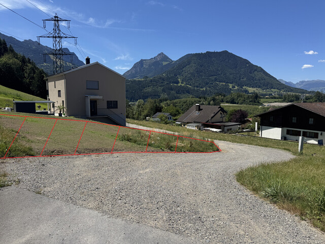 Sonniges Baugrundstück in Göfis – Wohnen mit Weitblick und Ruhe