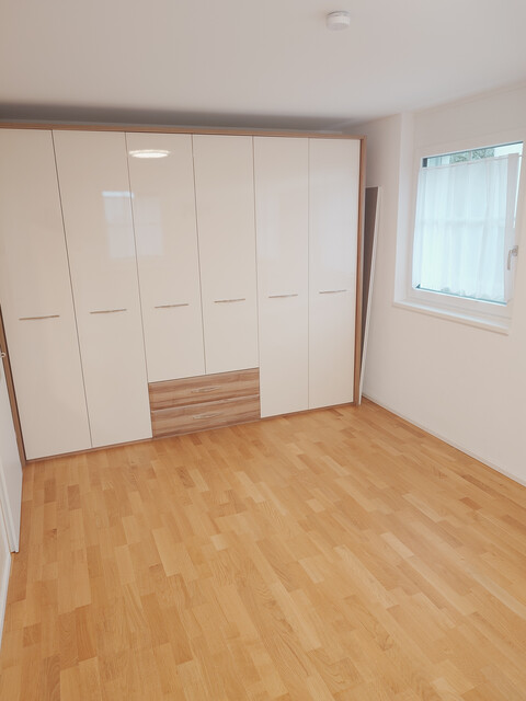 Hochwertige 3- Zimmer Gartenwohnung  mit 2 TG- Plätzen als Erstbezug zu vermieten