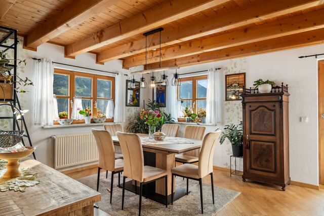 Einfamilienhaus mit sonnigem Garten und Panoramablick!