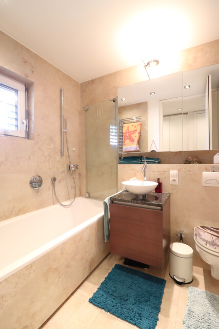 Außergewöhnliche 4 Zimmer-Dachgeschoßwohnung mit großer Terrasse (75m²) und 3 Tiefgaragen-Stellplätzen!