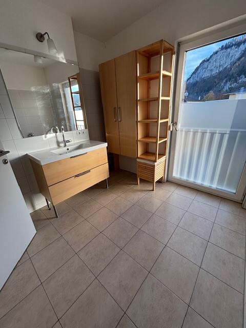 Neuwertiges familienfreundliches Einfamilienhaus in der Kummenbergregion mit Doppelgarage