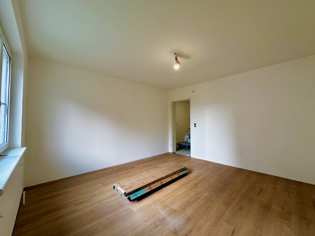 "ohne Provision" Erstbezug nach Komplettrenovierung moderne 3,5 Zimmer Whg. mit Balkon