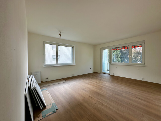 "ohne Provision" Erstbezug nach Komplettrenovierung moderne 3,5 Zimmer Whg. mit Balkon