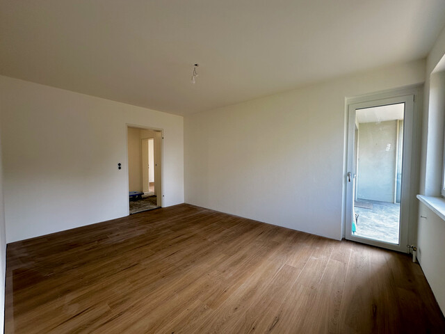 "ohne Provision" Erstbezug nach Komplettrenovierung moderne 3,5 Zimmer Whg. mit Balkon