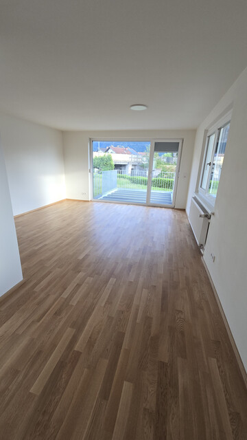 Jede Menge Platz für Ihre große Familie: Einfamilienhaus mit acht Zimmer, neu renoviert mit großer Einbauküche